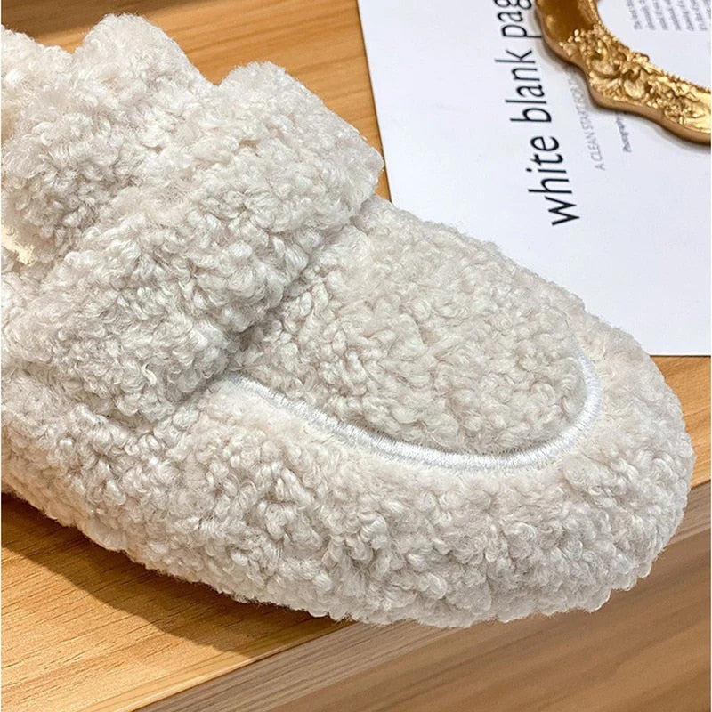 MORA® | MOCASSINS PELUCHEUX AVEC SEMELLE ANTIDÉRAPANTE